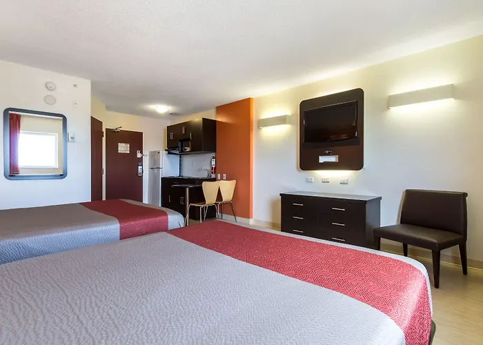 Motel 6-Kingston, On